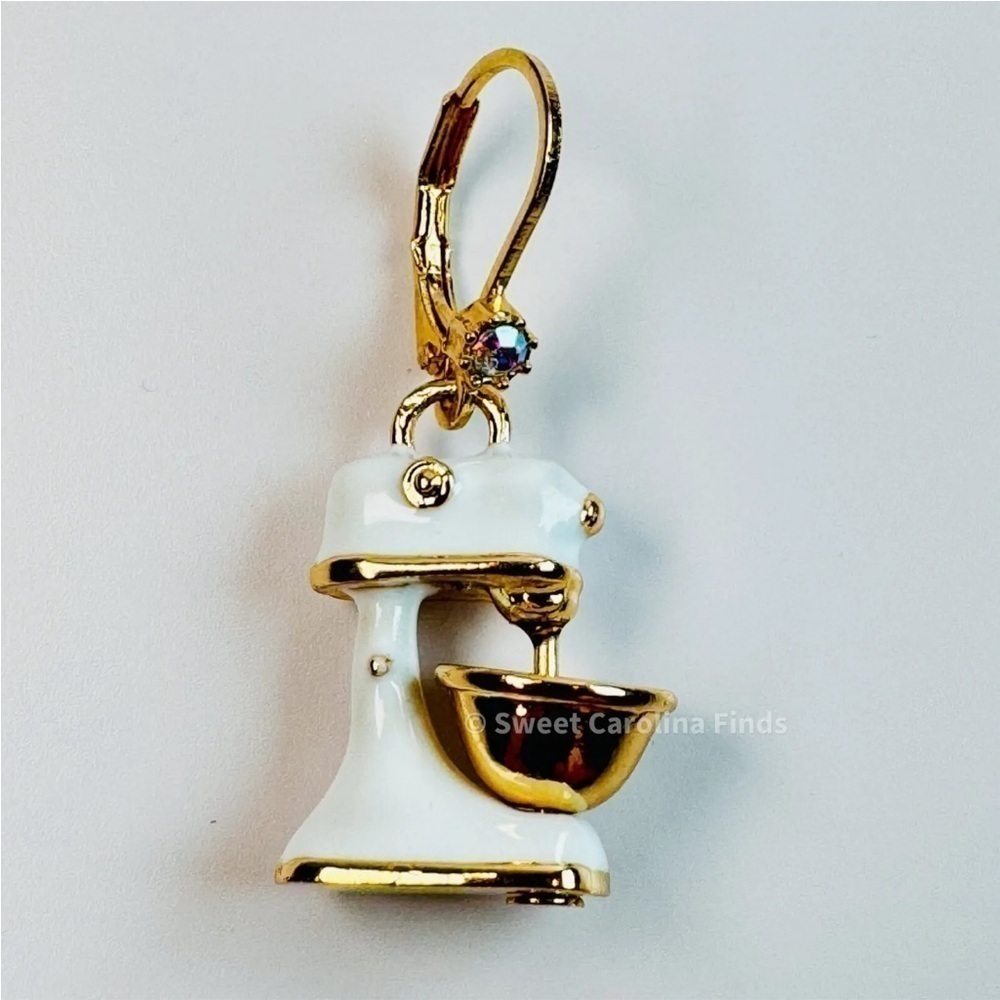 Betsey Johnson • Babycakes Pie & Mixer Earrings • Mismatch Drop • Gold Tone •NEW - Picture 6 of 7